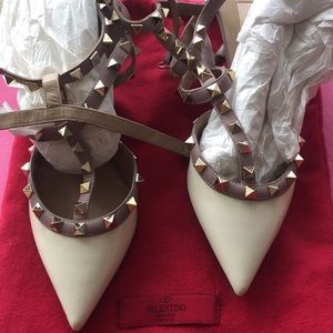 Valentino Garavani Pumps
